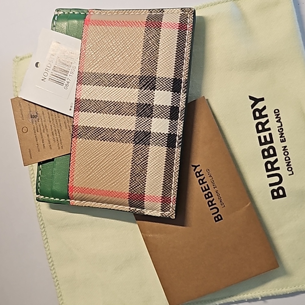 Burberry card holder